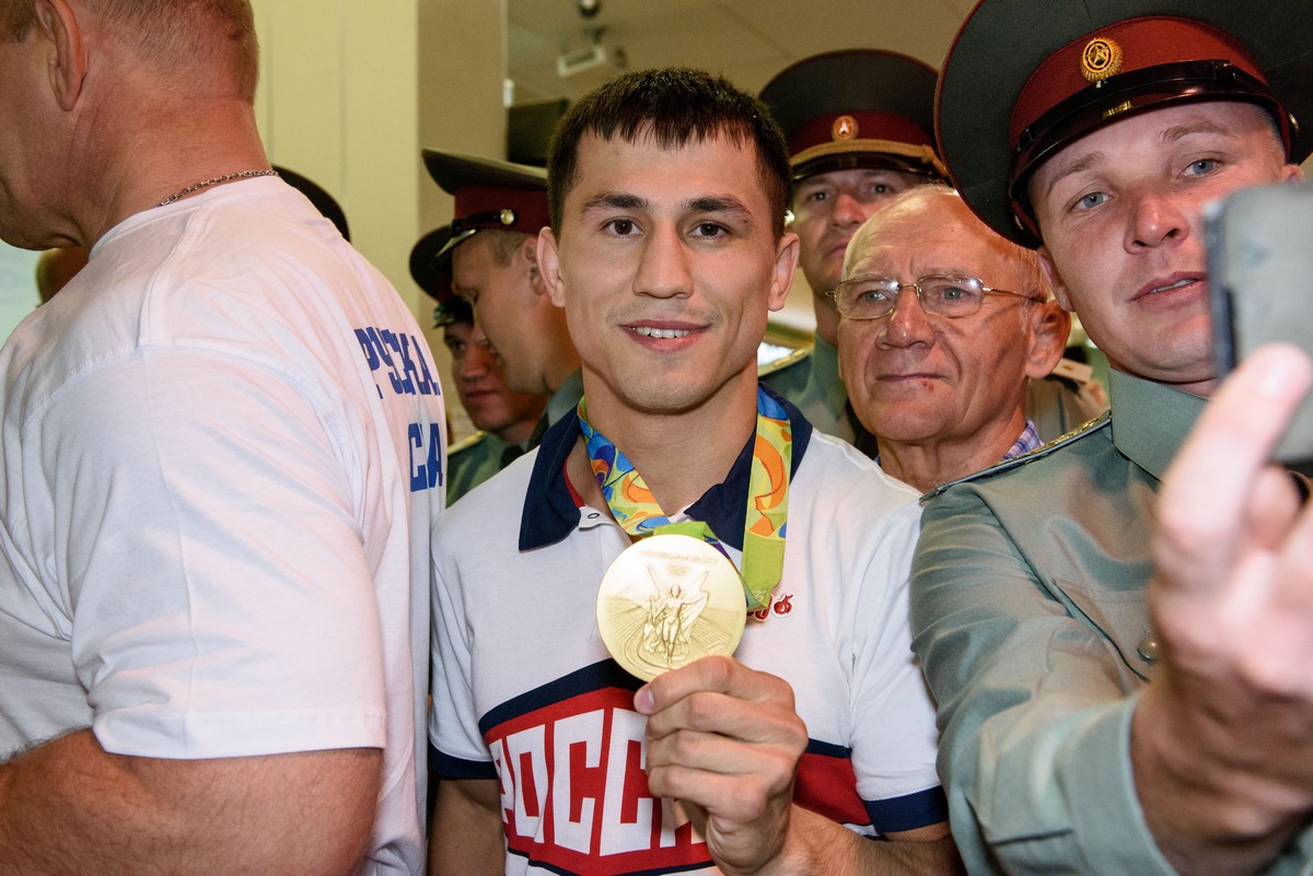 Роман Власов вернулся с олимпийским золотом