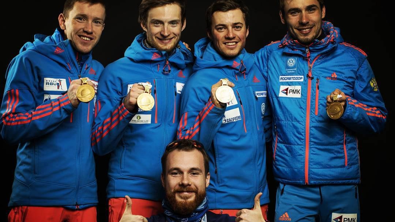 Церемония награждения российских биатлонистов прошла без национального гимна