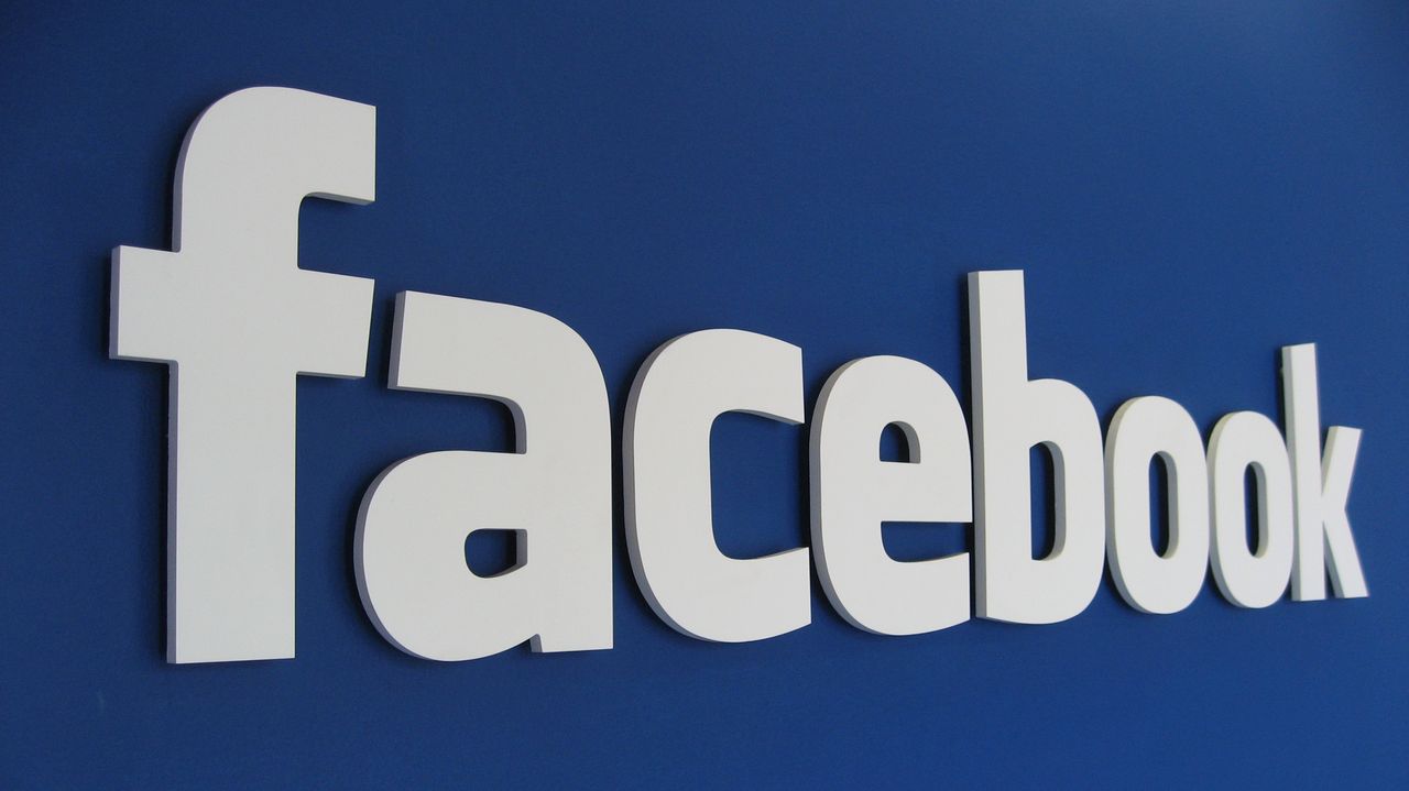 Facebook вычислит потенциальных самоубийц
