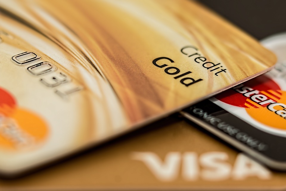 Новосибирцы больше не станут расплачиваться кредитными картами