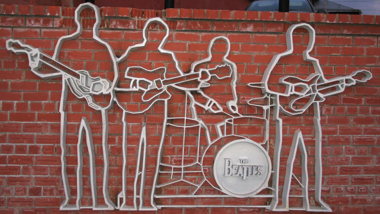 Вдова гитариста The Beatles обнаружила рукопись неизвестной песни