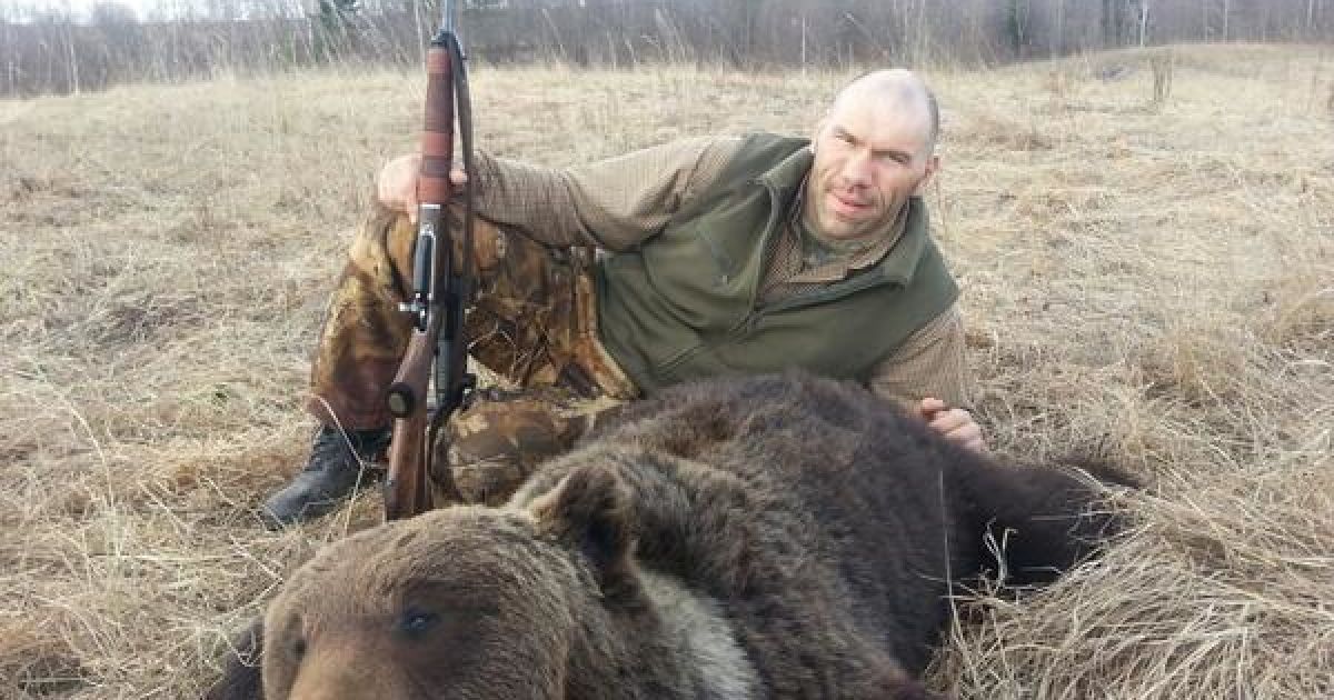 Медведь оказал услугу депутатам Госдумы