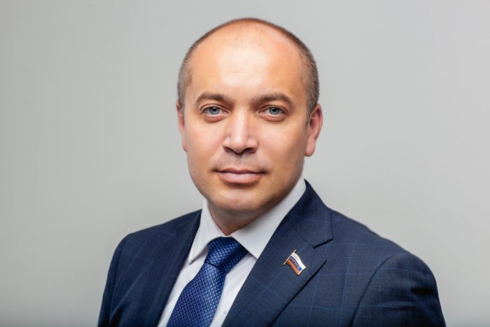  Генеральный директор компании «Союз военных строителей», депутат Новосибирского горсовета Денис Плотников