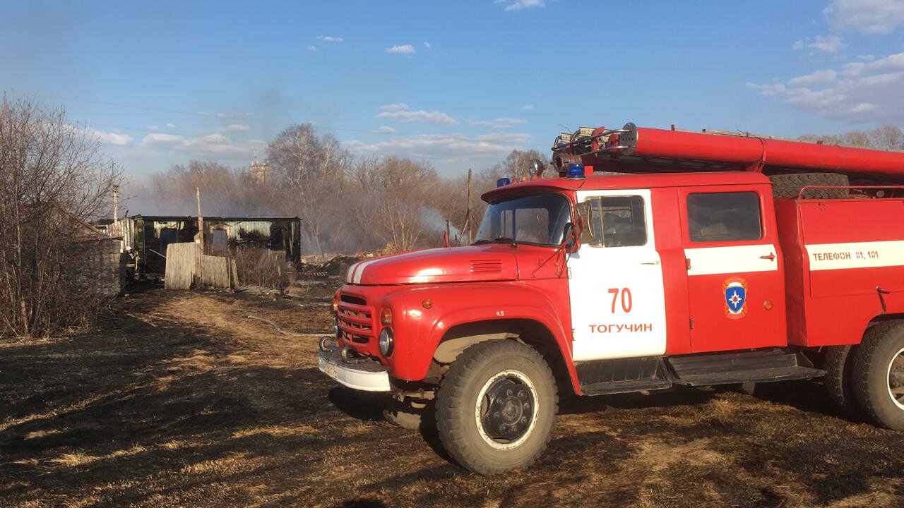 Пожарные отстояли три деревни в Чистоозерном районе