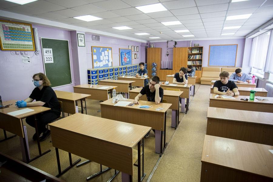Министр Федорчук рассказал о нехватке педагогов и повышении зарплат