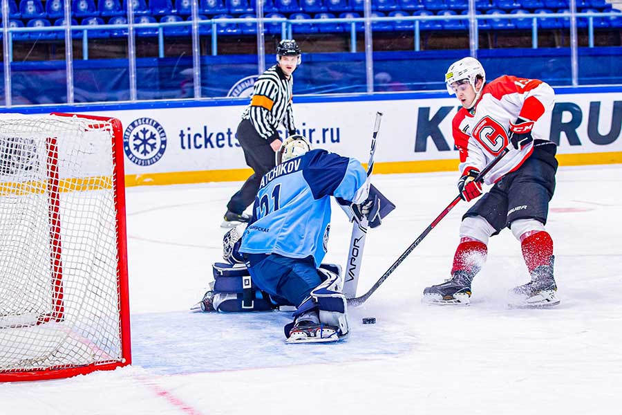 Новосибирская хоккейная молодежка повторно встретилась со «Спутником»