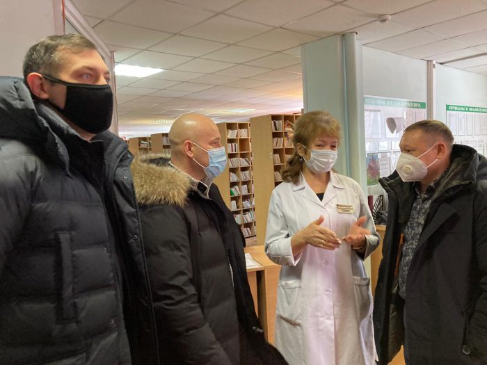 С инициативой обеспечить медиков горячим питанием  выступила команда депутатов Кировского района