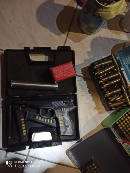 Полиция и ФСБ изъяли у новосибирца оружие и 4 тыс. патронов