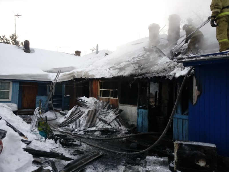 Трое детей и женщина погибли в сгоревшем доме на ул. Декабристов