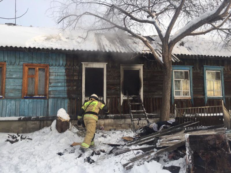 Гибель детей на пожаре в Новосибирске расследует СКР