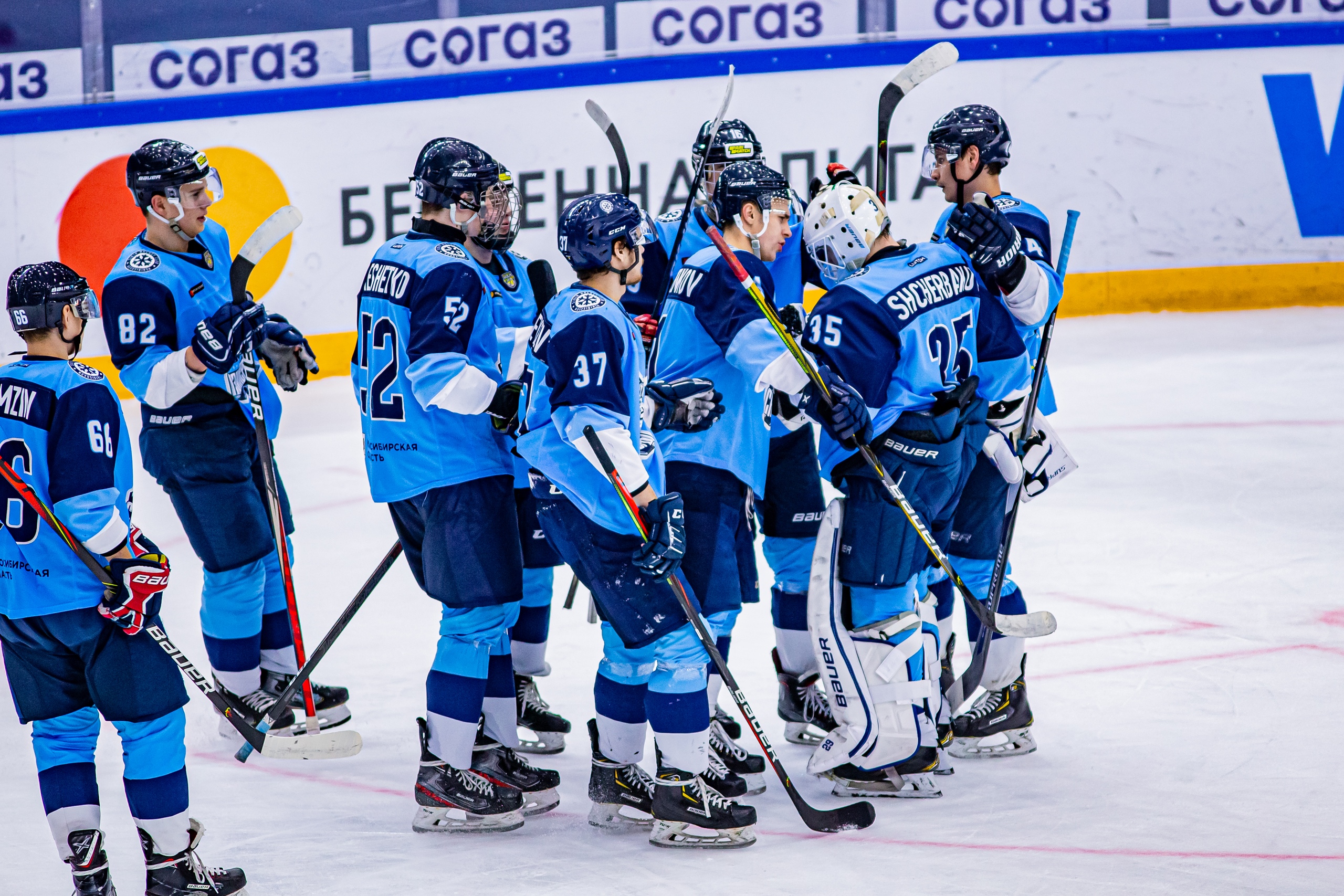 Новосибирские хоккеисты выиграли очередной матч со счетом 7:0