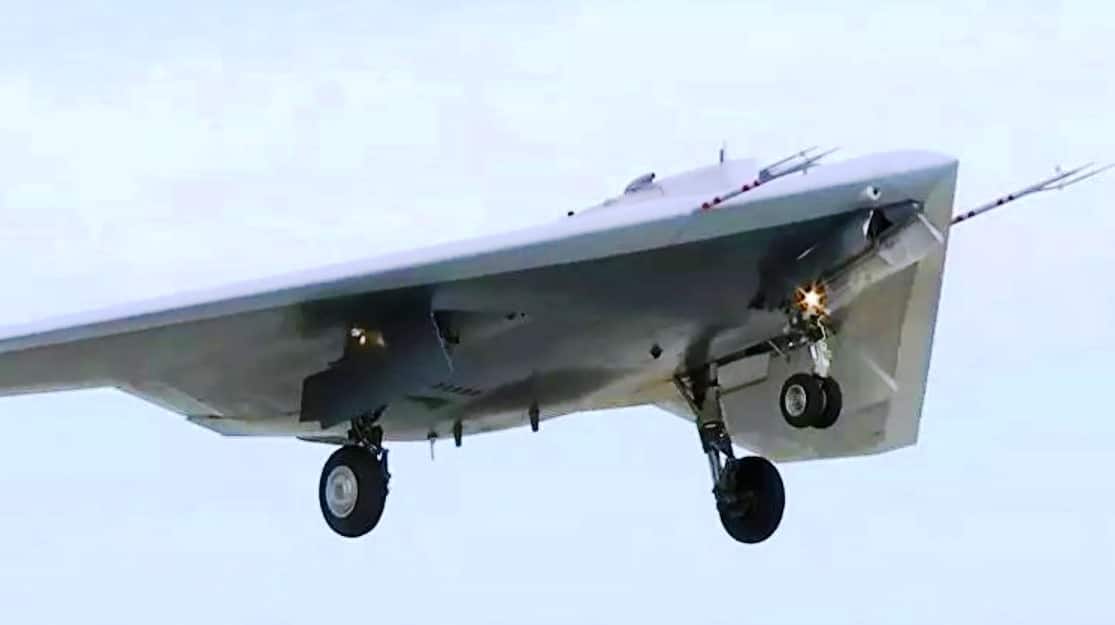 Новосибирский авиазавод построит еще три боевых беспилотника «Охотник»