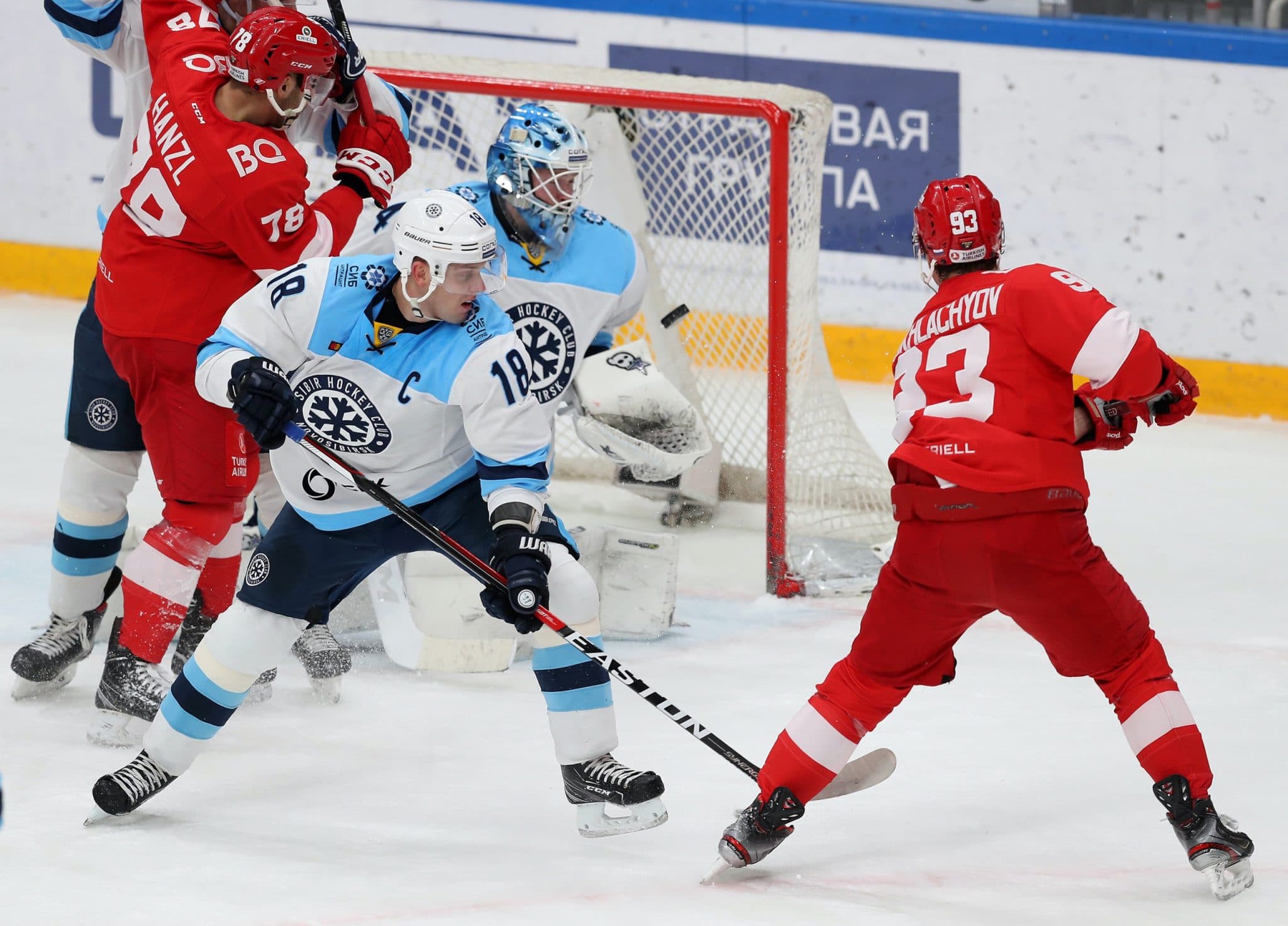ХК «Сибирь» завершает сезон неожиданно красивыми победами. Видео
