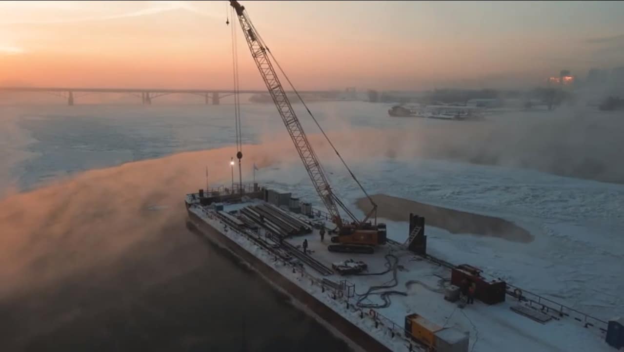 Видео: новосибирцам показали масштабное строительство моста с высоты