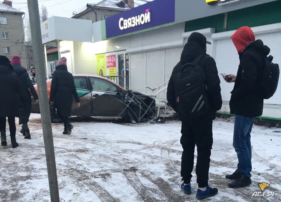 Каршеринговые автомобили в Новосибирске все чаще становятся причиной аварий