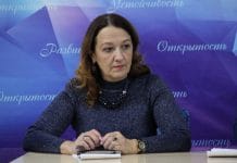 Ирина Путинцева по уровню зарплаты опередила директоров новосибирских школ