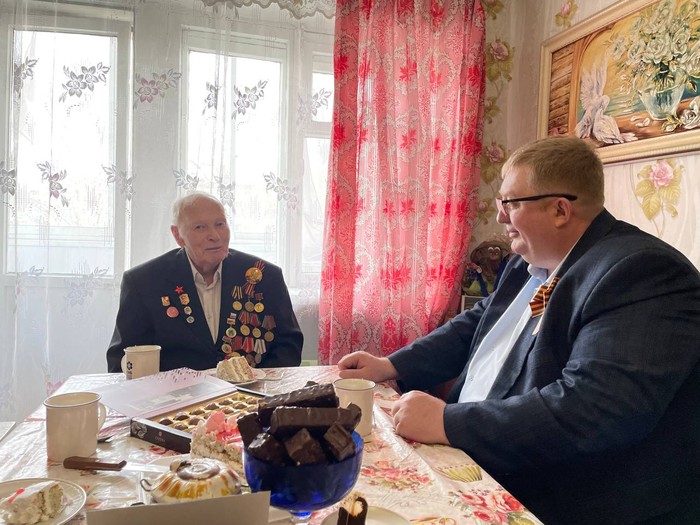 174 ветерана получили от «Сибантрацита» подарки к Дню Победы