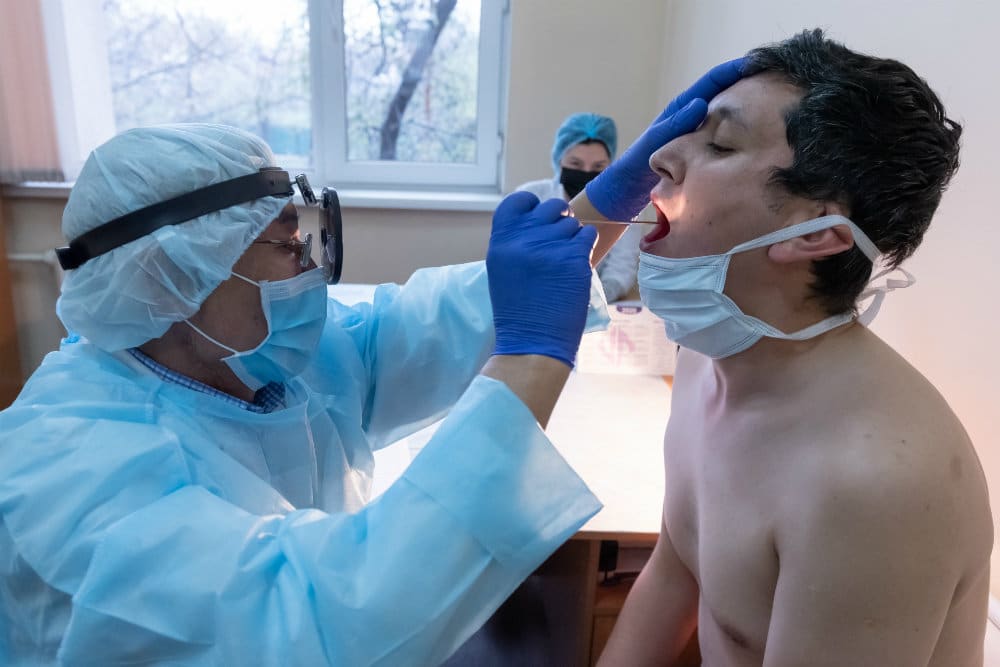 Новосибирский вирусолог рассказал об изменении симптомов COVID-19
