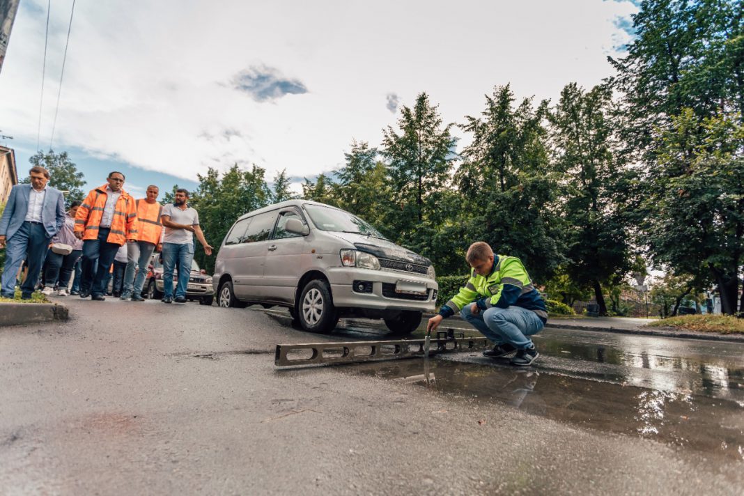 Дорожный контроль автомобиль