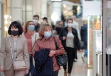 Третья волна ковида идет на спад, но сводки по-прежнему печальны