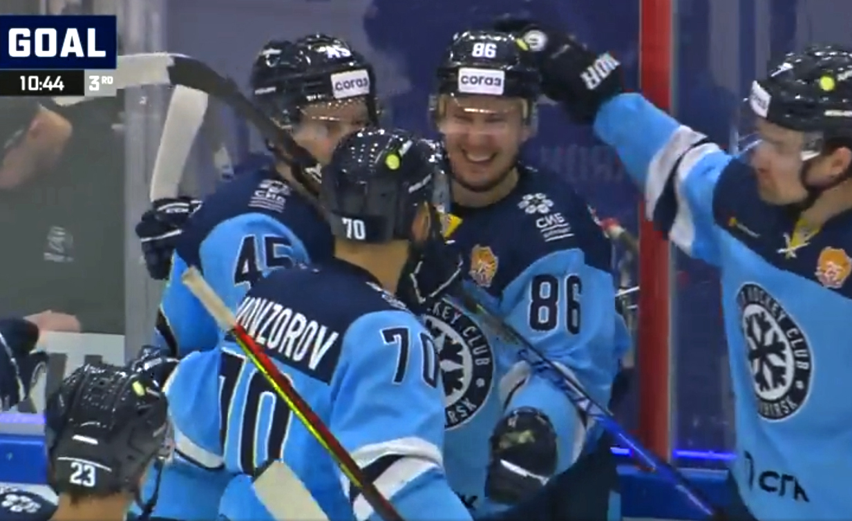 Хоккеисты «Сибири» всухую обыграли челябинский «Трактор» в домашнем матче