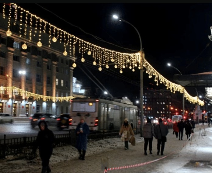 Спецоперация не помешает по-новогоднему украсить Новосибирск