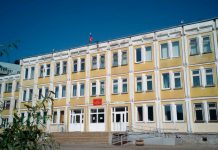 В Новосибирске коллекторы угрожают взорвать школу из-за 23 000 рублей