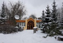 Восточное кафе у Монумента Славы в Новосибирске возмутило патриота