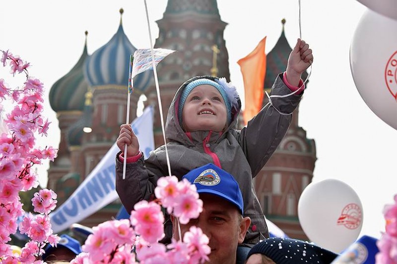 Картинка девочка первомай