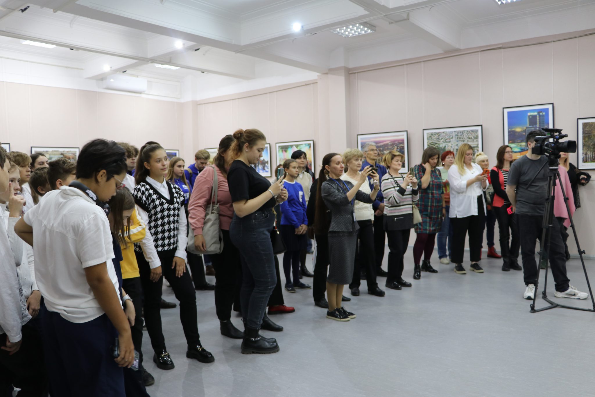 «Открой для себя Новосибирь!»: выставка к 85-летию НСО в художественном музее