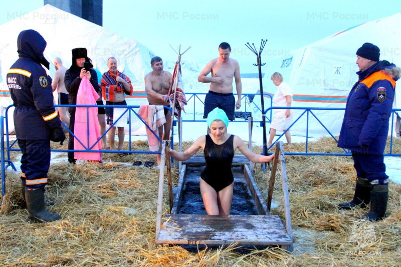 МЧС подвело итоги крещенских купаний в Новосибирской области. Незаконные купели закрыли
