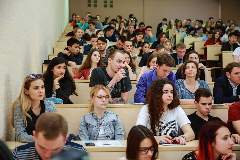 Более 800 иностранных студентов обучается в СГУГиТ