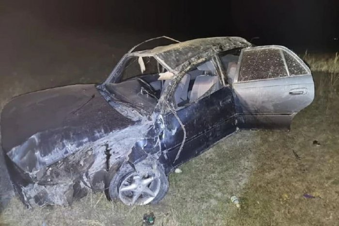 В Новосибирской области перевернулась «Тойота Карина»: погибла 26-летняя девушка