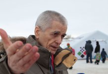 Онищенко потребовал запретить продажу вейпов в России