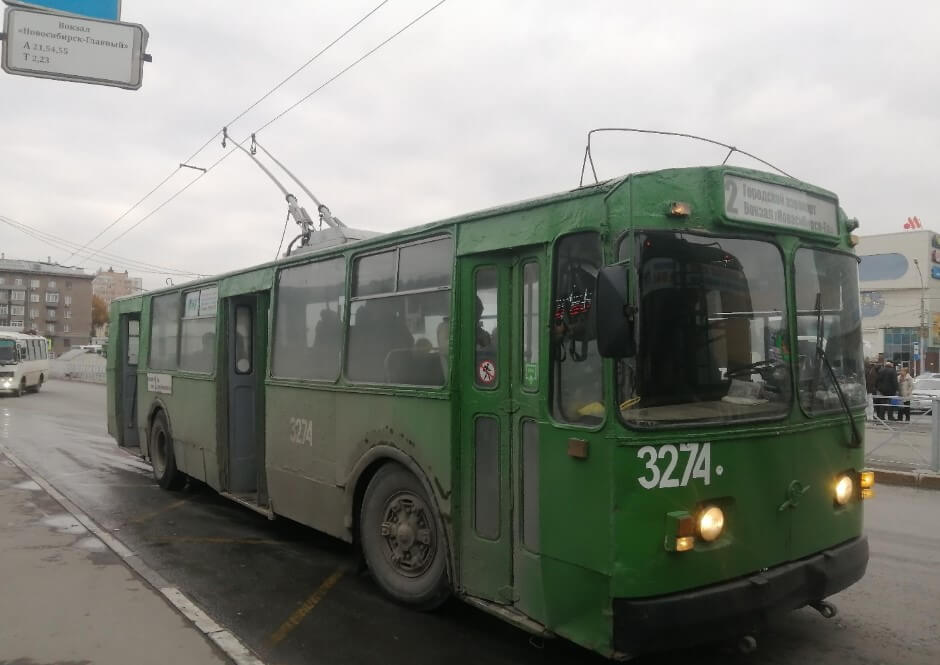 Троллейбусы снова вышли на охоту: новосибирцы жалуются на удары током