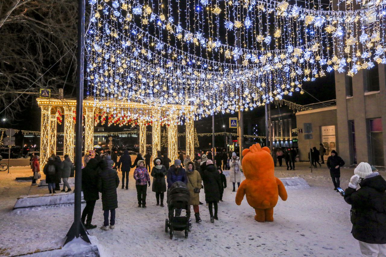 Новосибирскую улицу Ленина на 2,5 месяца перекроют и по-новогоднему украсят