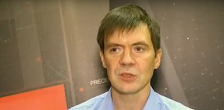 Новосибирский депутат Антонов предложил вырезать «голых» звёзд из новогодних шоу