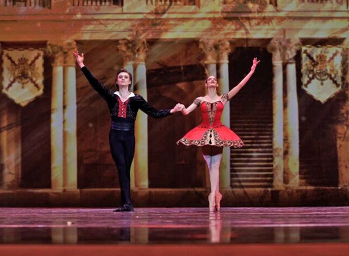 самый популярный балет чайковского. балет лебединое озеро чайковский. композитор балета лебединое озеро щелкунчик спящая красавица. чайковского. самый популярный балет чайковского.