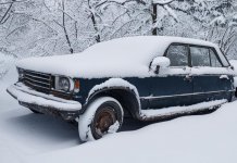 Новосибирские дворы будут очищать от бесхозных автомобилей