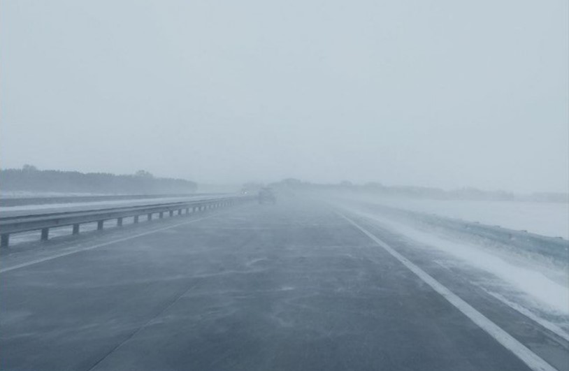Движение на федеральной трассе в Новосибирской области ограничено из-за опасной погоды