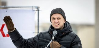 Минюст внёс новосибирского депутата Картавина в список иноагентов