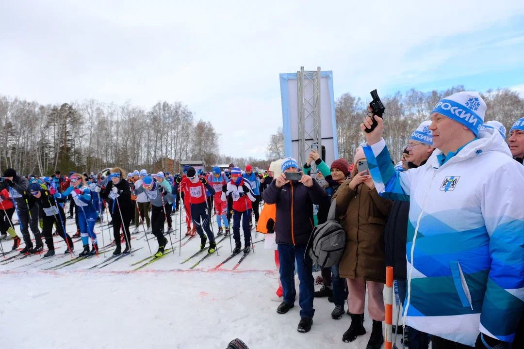 «Лыжню России» в Новосибирске открыл губернатор Андрей Травников