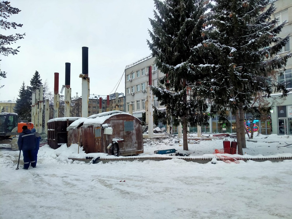 Владелец новосибирского самостроя Park Cafe не хочет платить за его .