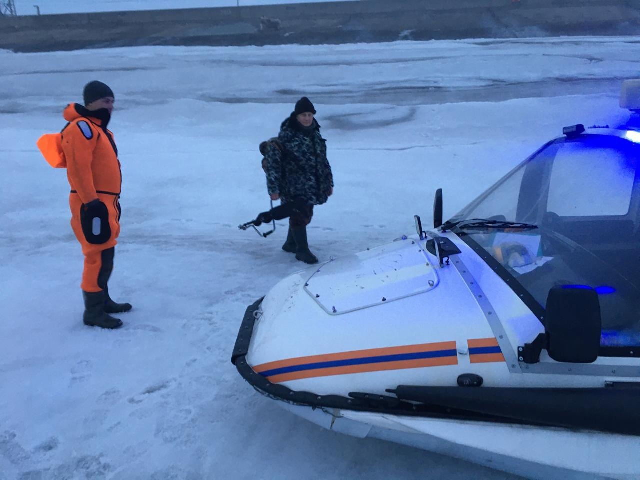 Два рыбака попали в беду на Новосибирском водохранилище. Один погиб