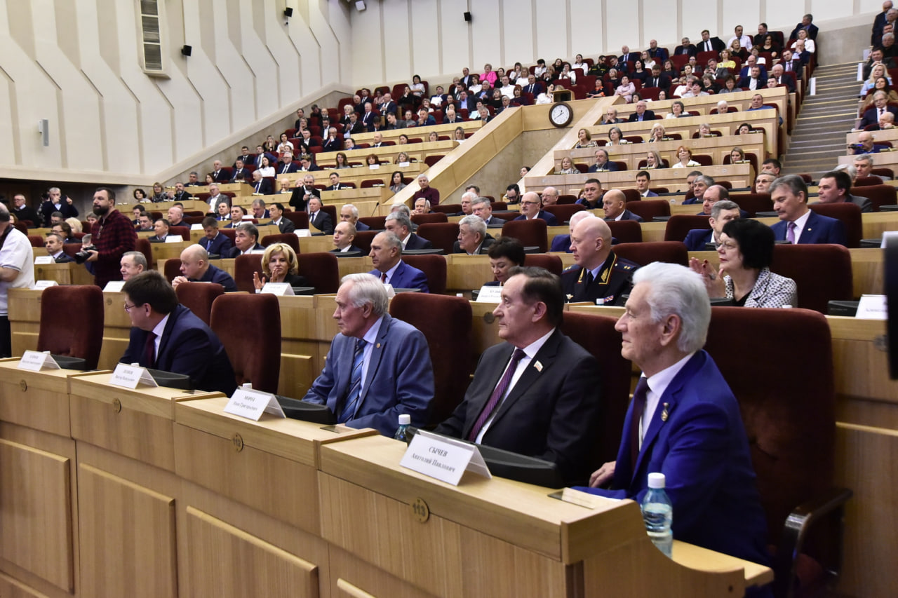 В Новосибирской области поздравили законодательное собрание с 30-летием