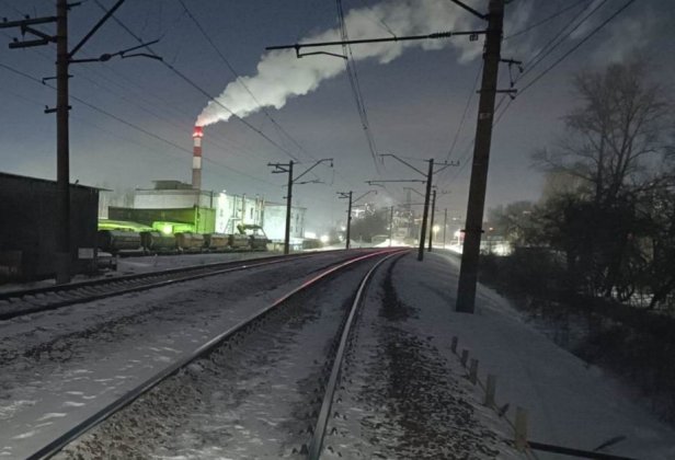 Шутка маршрутка. Сел в маршрутку. Автобус внутри с людьми. Люди в автобусе. Ехать не в том автобусе.