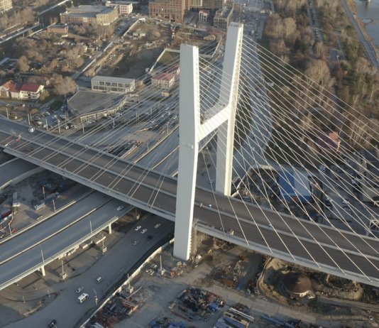 «ВИС» штрафуют за согласованную с новосибирскими властями задержку строительства моста