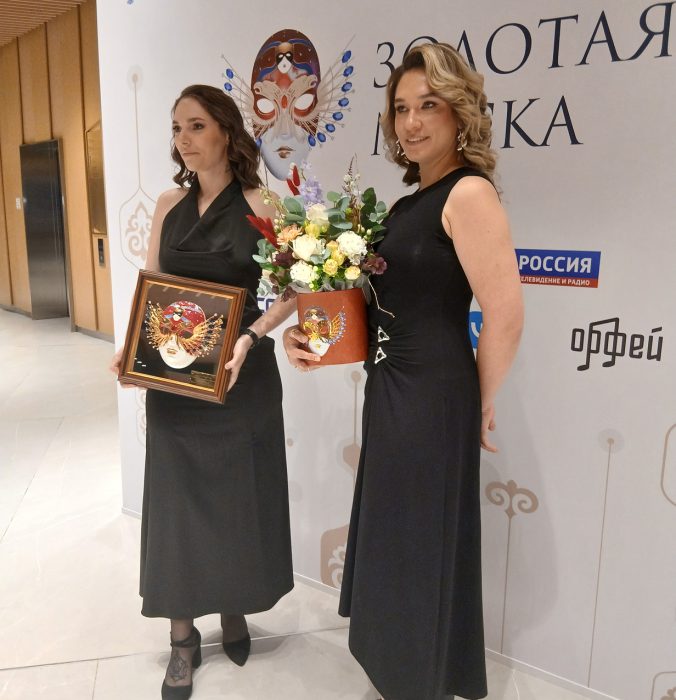 Режиссер Джемма Аветисян вместе с директором Красноярского музыкального театра Ольгой Романовой