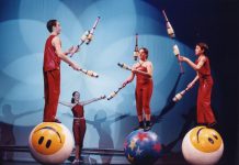 Всемирный день жонглирования: Как научиться манипулировать предметами