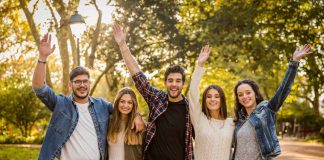 День встречи со старыми друзьями: Как сохранить дружбу